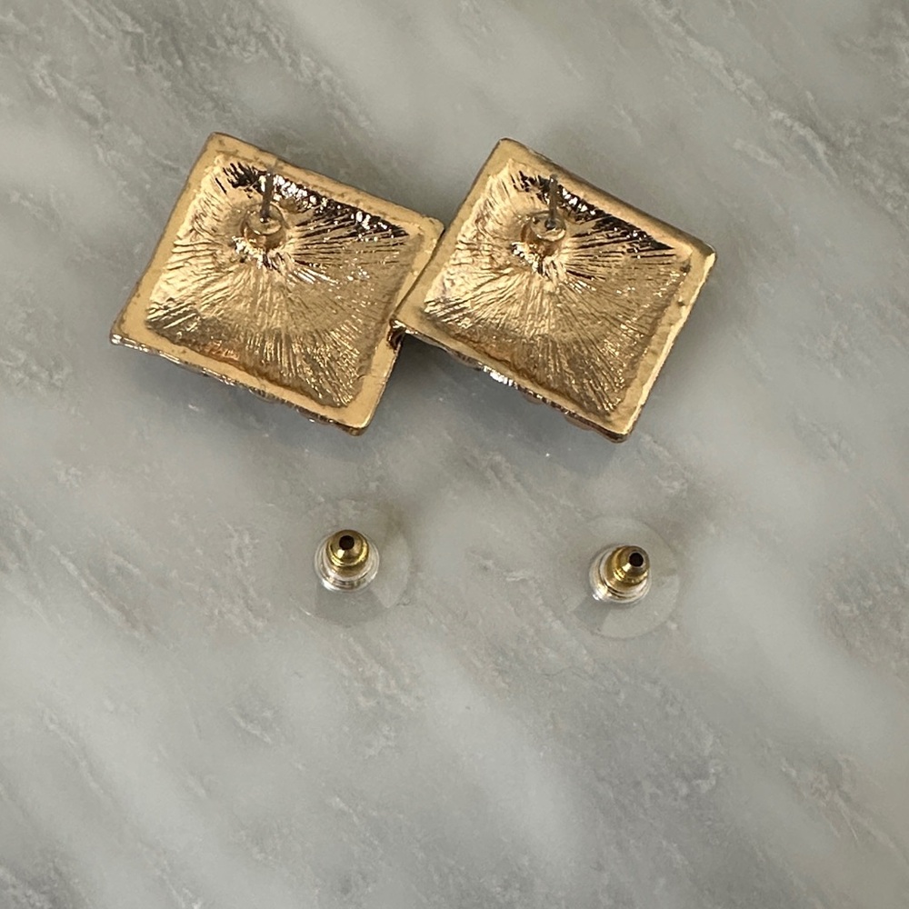 Zebra Patterned Square Earrings - Picture 2 of 2
